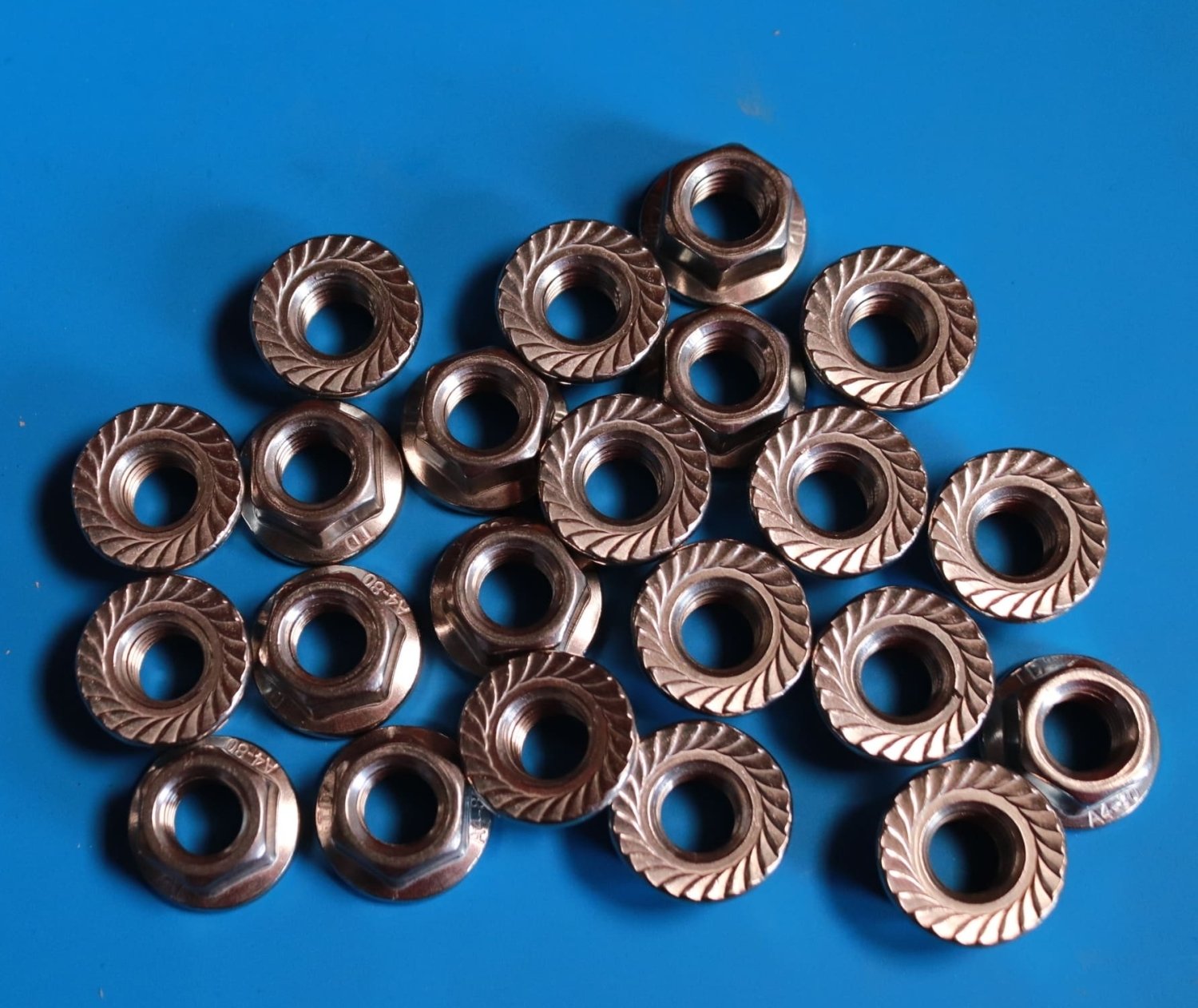 Types of nuts: classification by geometric parameters, material, purpose