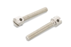 DIN 404 A1 Гвинт з циліндричною головкою і отворами