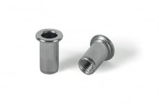 Riveting nut A2 with enlarged shoulder, fluted open Bralo